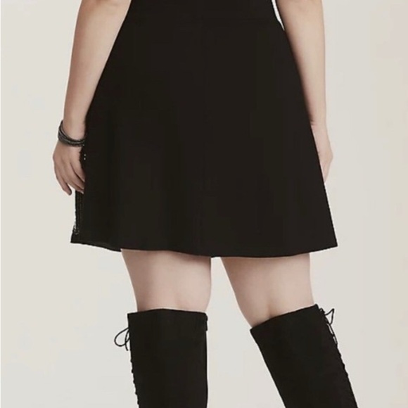 Torrid Black and silver front sequin  Ponte Mini Skirt - Size 4 - Picture 6 of 7